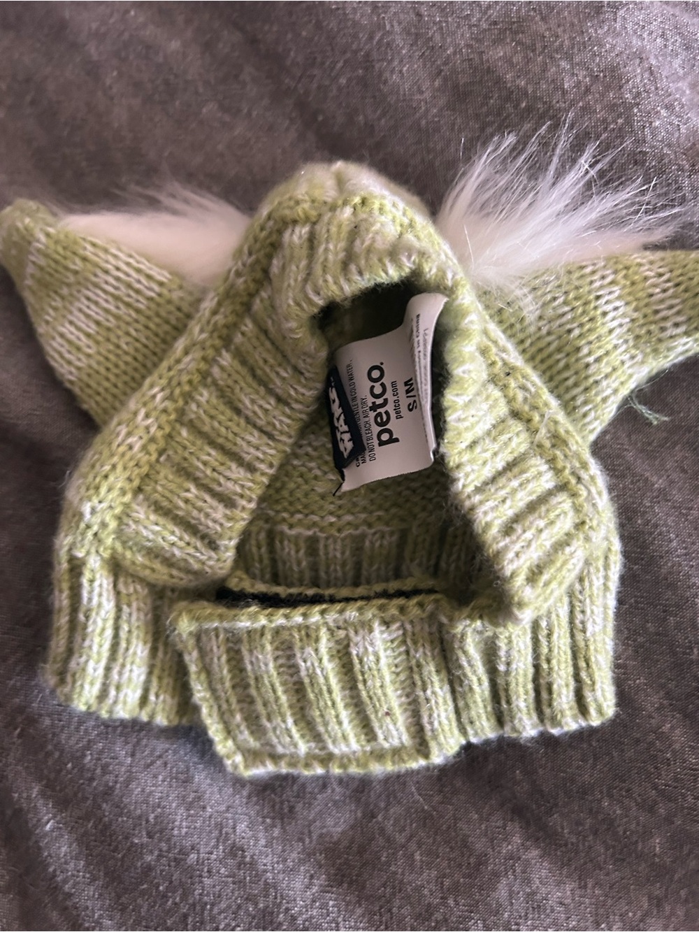 NWOT Yoda knit hat for small dog.